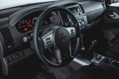 Nissan Pathfinder 2.5 dCi Turbo MT AWD 7 seats (190 л. с.)