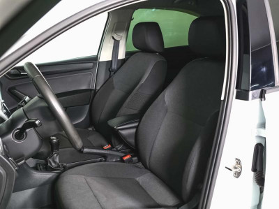 ŠKODA Rapid 1.6 MT (90 л. с.) Entry