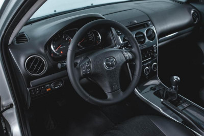 Mazda 6 1.8 MT (120 л. с.)