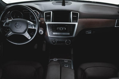 Mercedes-Benz M-Класс ML 300 BlueEfficiency 7G-Tronic Plus 4Matic (249 л. с.)