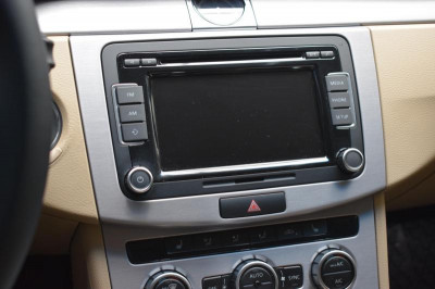 Volkswagen Passat CC 1.8 TSI DSG (152 л. с.)