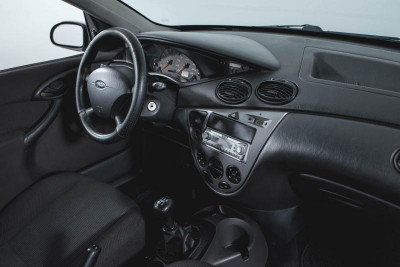 Ford Focus 1.6 MT (101 л. с.)