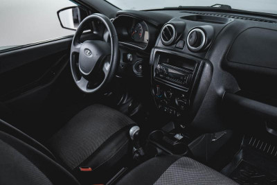 LADA Новая Granta лифтбэк 1.6 8кл MT (87 л. с.) Comfort