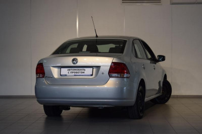 Volkswagen Polo 1.6 MT (105 л. с.)