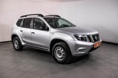 Nissan Terrano 1.6 MT (114 л. с.) Comfort