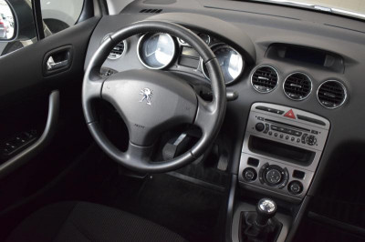 Peugeot 408 1.6 HDI MT (114 л. с.)