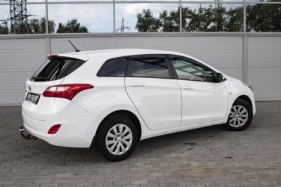 Hyundai i30 Универсал 1.6 AT (130 л. с.) Classic