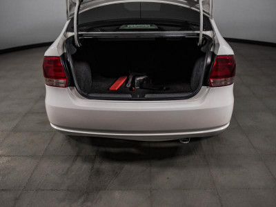 Volkswagen Polo 1.6 MT (105 л. с.)