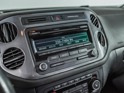 Volkswagen Tiguan 1.4 TSI BlueMotion MT (122 л. с.)