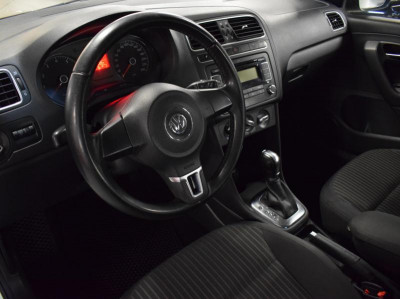 Volkswagen Polo 1.6 Tiptronic (105 л. с.)