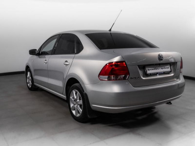 Volkswagen Polo 1.6 Tiptronic (105 л. с.)