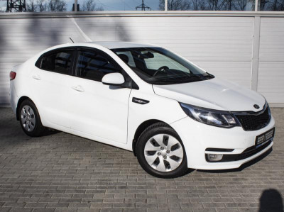 Kia Rio 1.4 MT (107 л. с.)