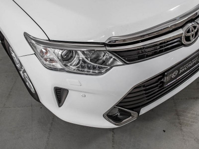 Toyota Camry 2.5 AT (181 л. с.)