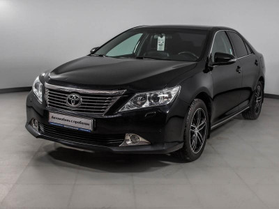 Toyota Camry 2.5 AT (181 л. с.)