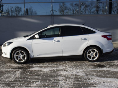 Ford Focus 1.6 PowerShift (105 л. с.)