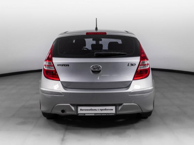 Hyundai i30 1.6 AT (126 л. с.)
