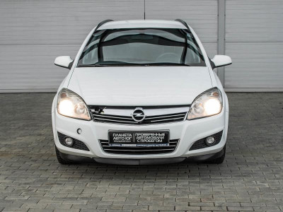 Opel Astra 1.3 CDTI ecoFLEX MT (90 л. с.)
