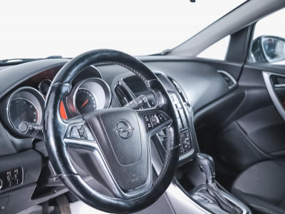 Opel Astra 1.6 Turbo AT (180 л. с.)