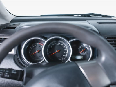 Nissan Tiida 1.6 AT (110 л. с.)