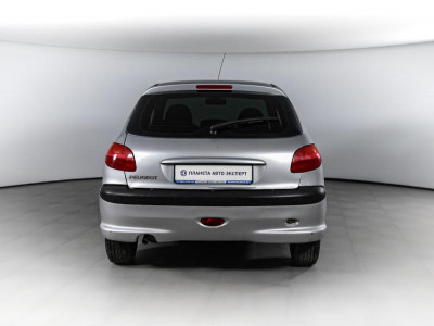 Peugeot 206 1.6 MT (110 л. с. )