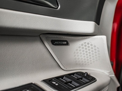 Jaguar XF 2.0 D AT AWD (180 л. с.)