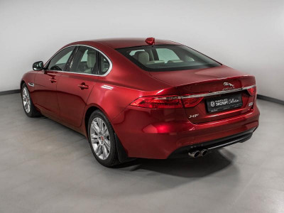 Jaguar XF 2.0 D AT AWD (180 л. с.)