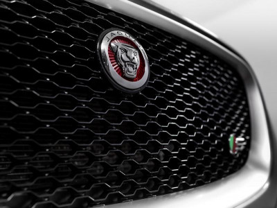 Jaguar F-Pace 3.0 D AT AWD (300 л.с.)
