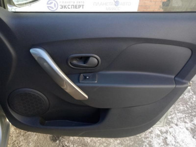 Renault Sandero 1.6 MT (113 л. с.)