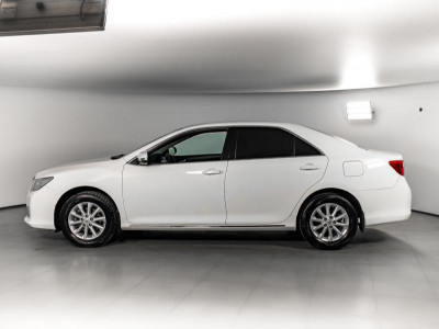 Toyota Camry 2.5 AT (181 л. с.)