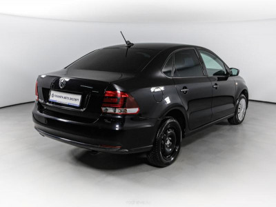 Volkswagen Polo 1.6 MPI MT (110 л. с.)