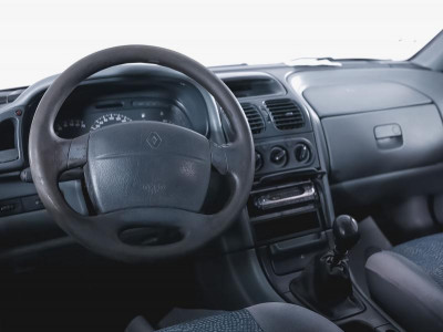 Renault Laguna 1.6 MT (107 л.с.)