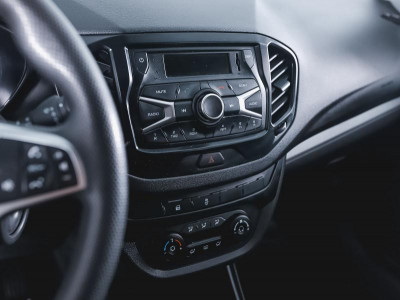 LADA Vesta SW 1.6 MT (106 л.с.)