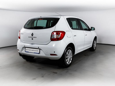 Renault Sandero 1.6 AT (102 л. с.)