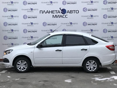 LADA Новая Granta хетчбэк 1.6 MT 8кл (87 л. с.)