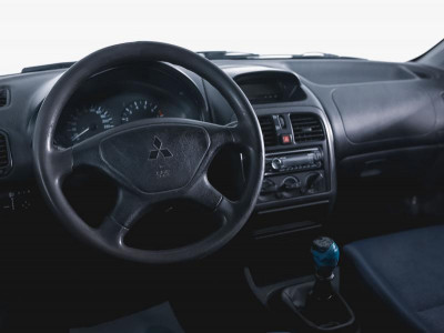 Mitsubishi Carisma 1.6 MT (103 л. с.)