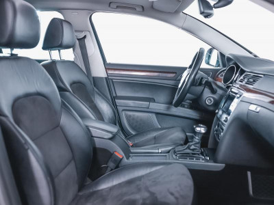 ŠKODA Superb 3.6 FSI V6 4x4 DSG (260 л. с.)