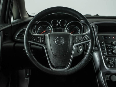 Opel Astra GTC 1.4 Turbo AT (140 л. с.)