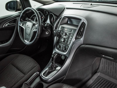 Opel Astra 1.4 Turbo AT (140 л. с.)