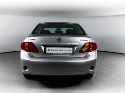 Toyota Corolla 1.6 AT (124 л. с.)