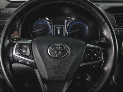 Toyota Camry 2.5 AT (181 л. с.)