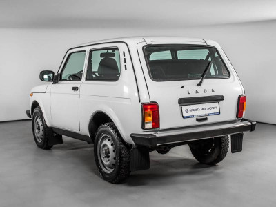 LADA 4x4 3 дв. 1.7 MT 8 кл. (Евро-4) (83 л. с.)