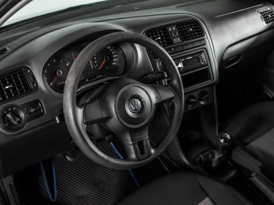 Volkswagen Polo 1.6 MT (105 л. с.)