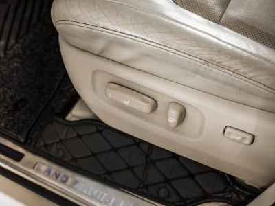 Toyota Land Cruiser 4.5 TD AT (249 л. с.)