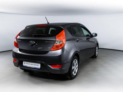 Hyundai Solaris 1.4 MT (107 л. с.)