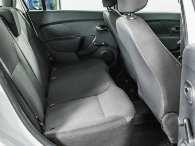 Renault Logan 1.6 MT (82 л. с.)
