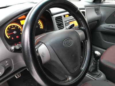Kia Rio 1.4 MT (97 л. с.)