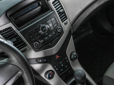 Chevrolet Cruze 1.6 MT (113 л.с.)