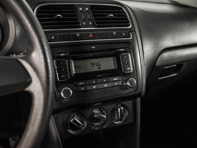 Volkswagen Polo 1.6 MT (105 л. с.)
