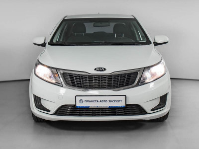 Kia Rio 1.4 MT (107 л. с.)
