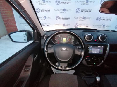 LADA Granta лифтбек 1.6 8кл MT (87 л. с.)